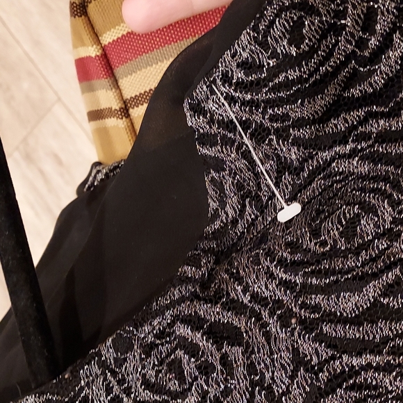 NWOT Women's Charming Charlie Shimmering Flowing Sheer Tank Top Size S - Picture 8 of 8